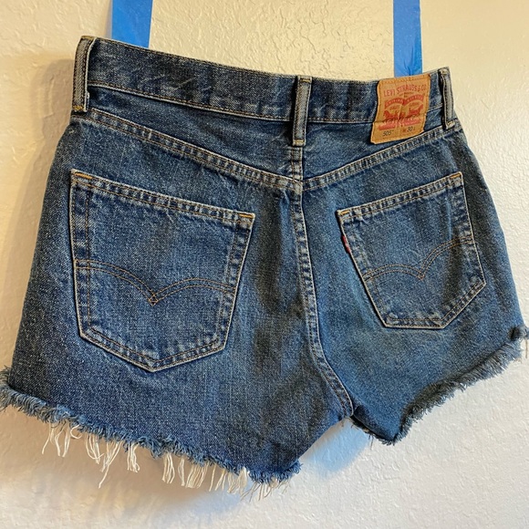 Levi’s 505 Dark Denim Distressed Shorts Size 30” Waist - Picture 9 of 9